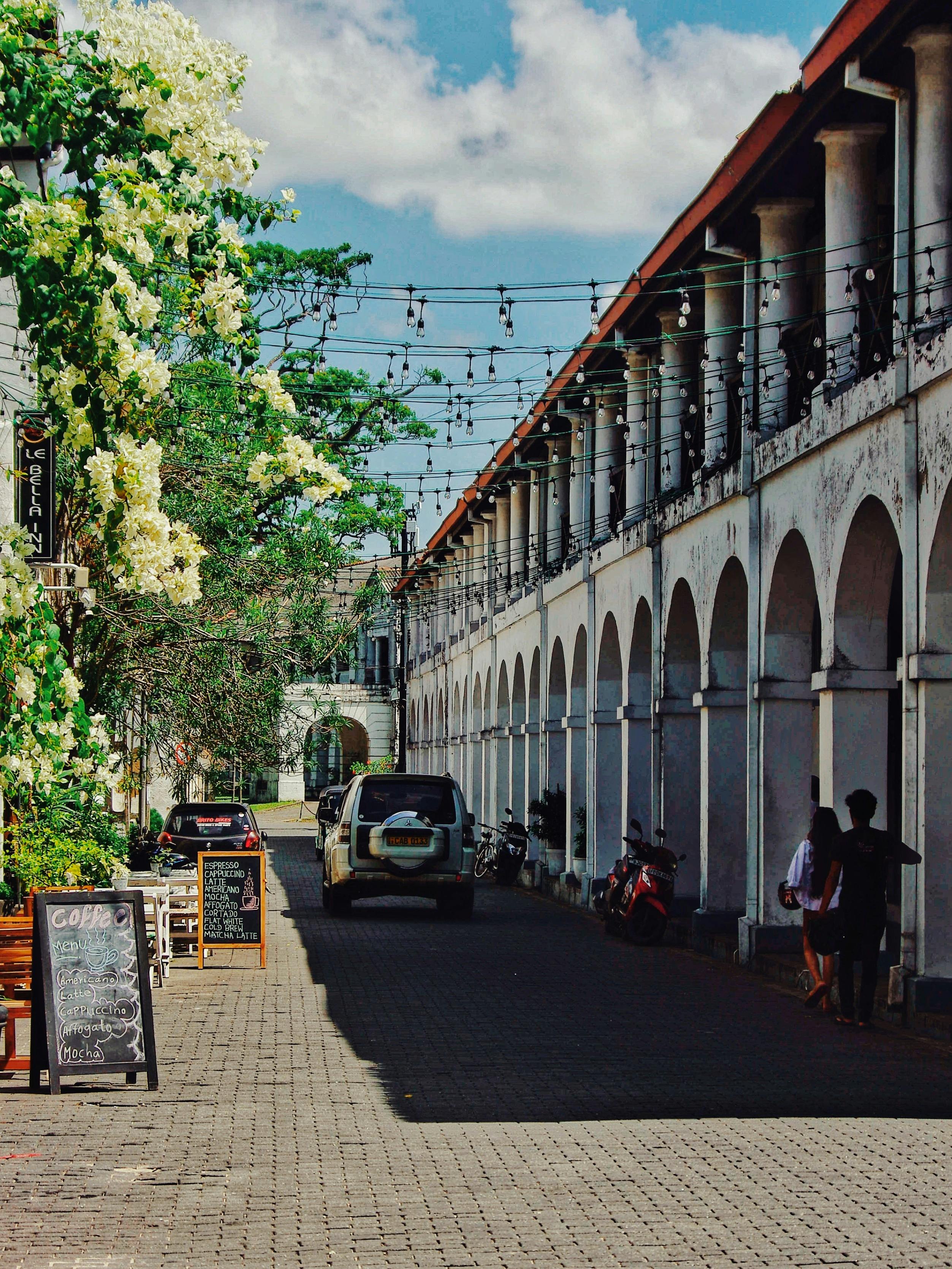 Galle fort vibe in roadside